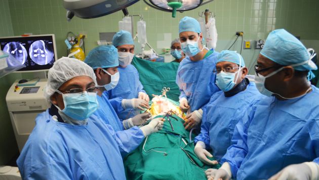 Médicos del Perú y de Brasil operarán de forma gratuita a niños con desviaciones en su columna. (Difusión)