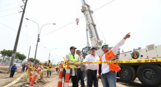 Alcalde de Lima, Luis Castañeda, visitó la zona donde se realizan trabajos luego del desborde del río.