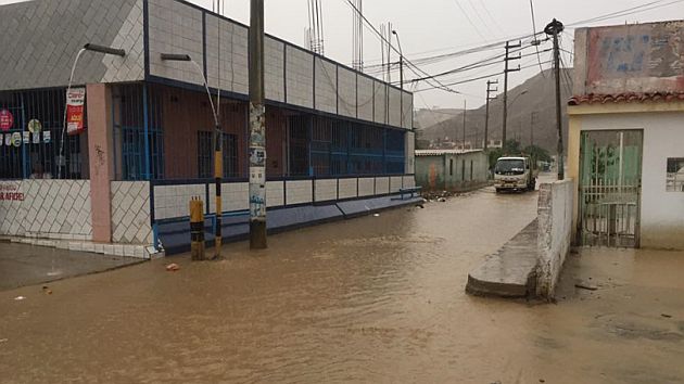 Piura: Lluvia cae por más de 10 horas en Talara. (USI)