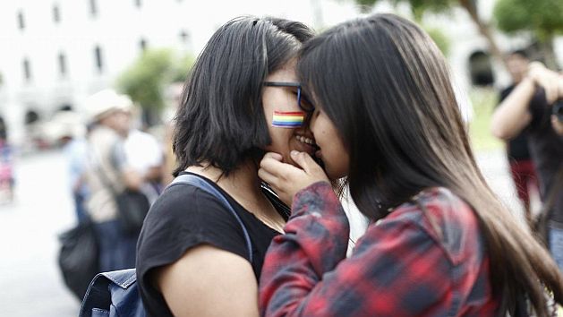 'Besatón contra la homofobia': Usuarios desbordaron intolerancia en redes sociales. (Renzo Salazar)
