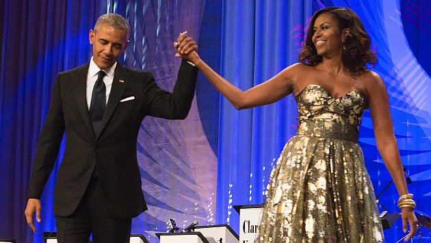 Barack Obama saludó así a su esposa Michelle por el Día de San Valentín. (AFP)