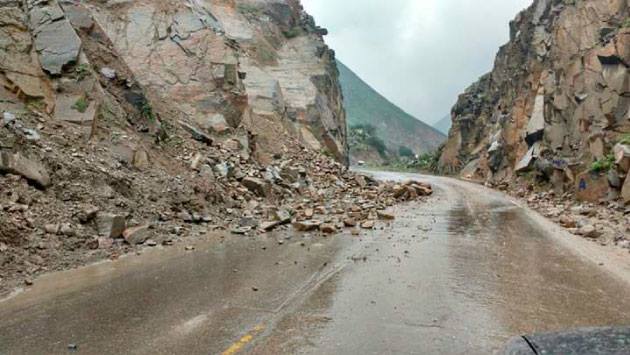 Carretera Central: Deslizamiento de cerro mata a dos personas en ... - Diario Perú21