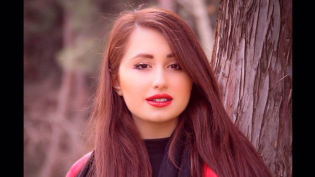 Irán expulsó de la selección nacional de ajedrez a una de sus mejores jugadoras por competir sin velo.(Facebook de Derakhshani) 