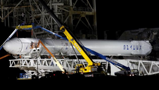 SpaceX enviará a dos turistas alrededor de la Luna en 2018. (reuters)