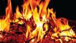 Mujer fue quemada en una hoguera por fanáticos religiosos 
