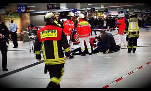 Al menos cinco personas resultaron heridas en estación de tren (El Clarín).