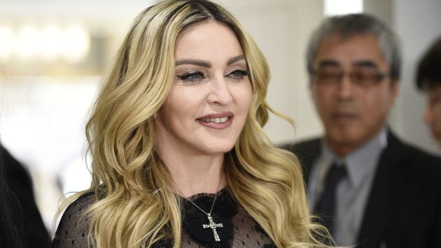 Madonna sorprendió a sus seguidores con un traje peculiar. (EFE)