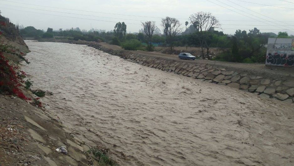 Aumentó el caudal del río Lurín, lo que preocupa a las autoridades del distrito. (Liz Saldaña)