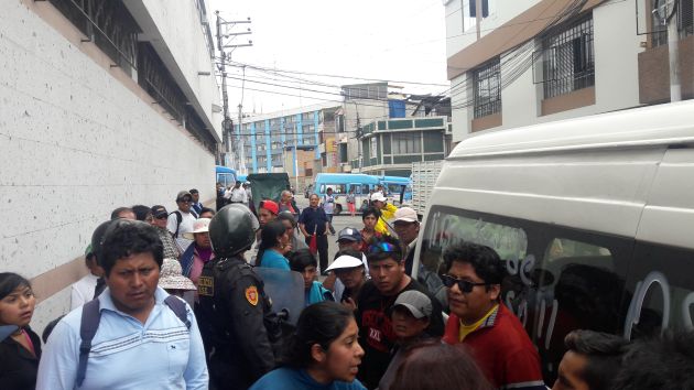 Arequipa: Transportistas informales toman municipio provincial - Diario Perú21