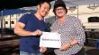Kenji Fujimori y Nancy Lange lucieron sonrientes en entrega de donaciones para damnificados 