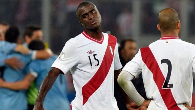 Perú pierde a su defensor titular para el encuentro con Uruguay en Lima, programado para el próximo 28 de marzo. (AFP)