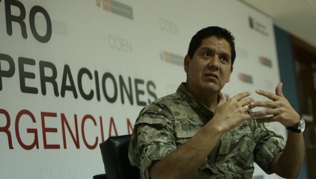 Meteorólogo Julio Villafuerte recomienda a la población estar alertas ante emergencias por lluvias. (Anthony Niño de Guzmán)