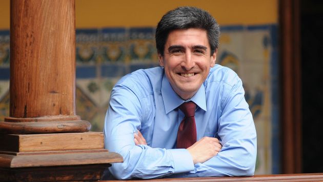 Alejandro Neyra, nuevo director de la Biblioteca Nacional del Perú (Revista Lecturas).