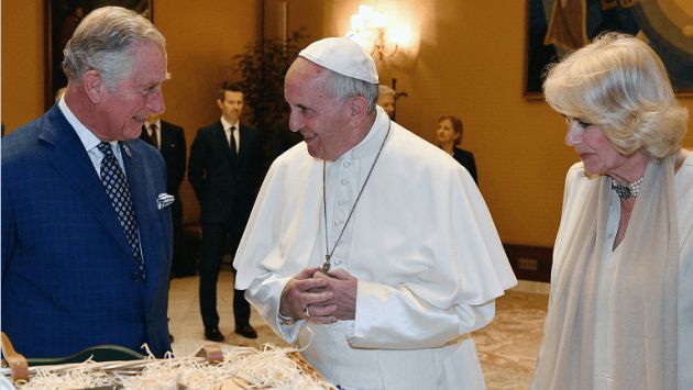 Papa Francisco recibe visita de príncipe Carlos (EFE)