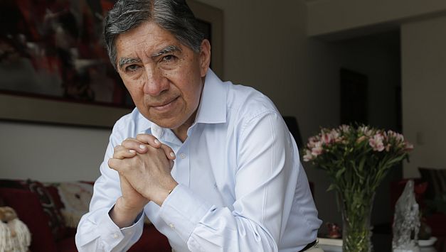Avelino Guillén: "No creo que Félix Moreno se vaya porque tiene muchos intereses en el Perú". (Perú21)