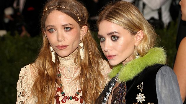 Mary-Kate y Ashley Olsen reaparecieron con tenebroso look y alborotaron las redes sociales