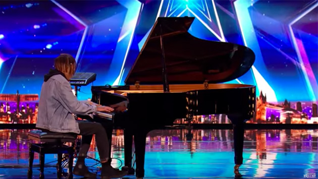 YouTube: Joven pianista sorprende reality de talentos con este mushup de Ed Sheeran y Debussy (Captura)