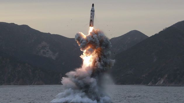 Corea del Norte volvió a lanzar un misil de alcance intermedio según informó Corea del Sur (Efe). 