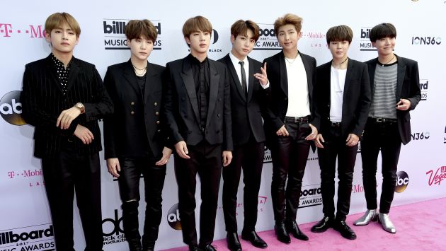 BTS se hace presente en la alfombra magenta de los Billboard Music Awards 2017. (AP)