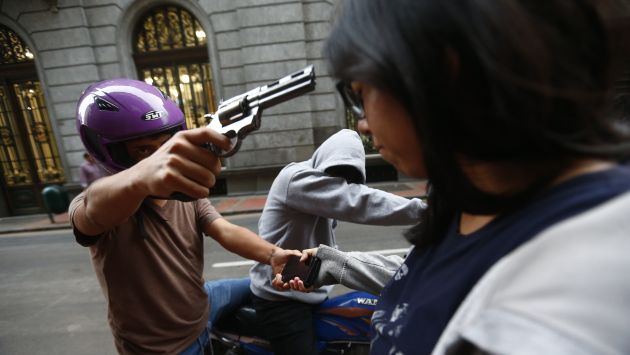 El 10.4% de peruanos mayores de 15 años afirma haber sido blanco de robos con armas de fuego (Renzo Salazar/Perú21)