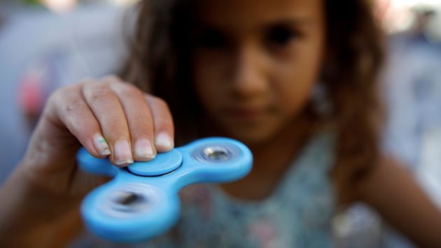 Fidget Spinner, el juguete que está de moda entre los más pequeños. (Reuters)