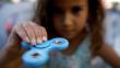 Fidget Spinner: Una niña se atoró con el juguete de moda y casi pierde la vida