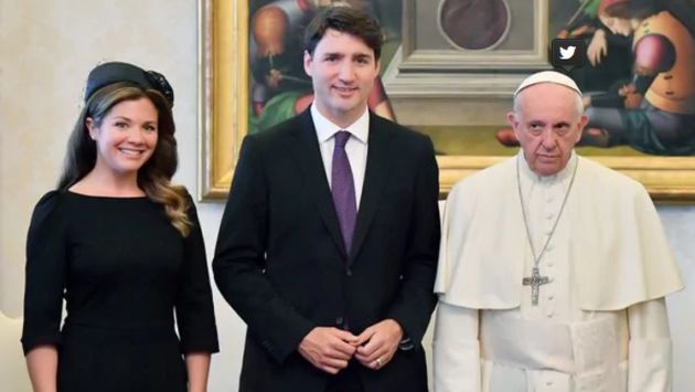 El Papa Francisco se tomó peculiar foto con Justin Trudeau (AFP)