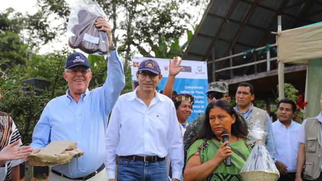 PPK saca cara por sus ministros en Villa Rica. (Presidencia Perú)