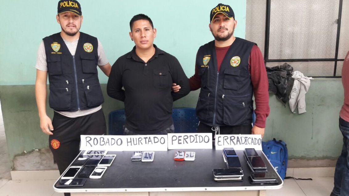 Sujetos intervenidos y celulares robados fueron puestos a disposición de la comisaría de Puente Piedra. (Foto: @MininterPeru)