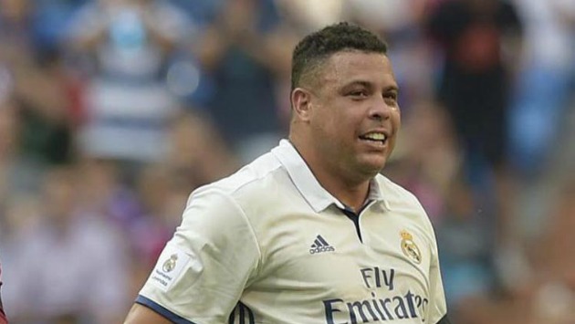 Ronaldo fue parte de los 'galácticos' del Real Madrid. (@OfficialASRoma)