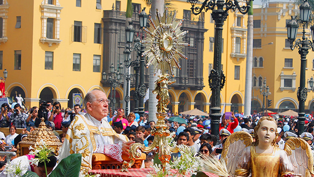 Cardenal Juan Luis Cipriani bendecirá a los padres durante la celebración del 'Corpus Christi' (Referencial/Arzobispado de Lima)