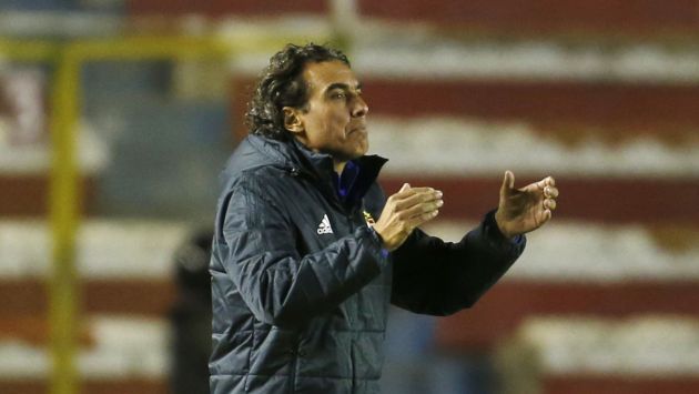 José del Solar, técnico de Sporting Cristal, planifica el próximo compromiso frente a Melgar. (AP)