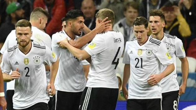 Los alemanes pasan de fase empatando el partido. (AFP)