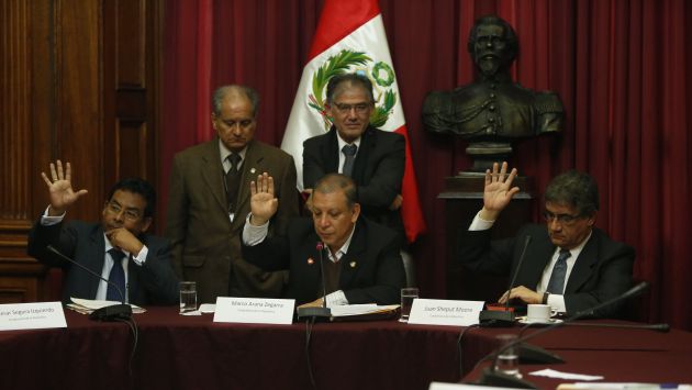 Voceros de Peruanos por el Kambio y del Apra adelantaron que esperan la remoción del contralor ante las denuncias en su contra. (Mario Zapata)