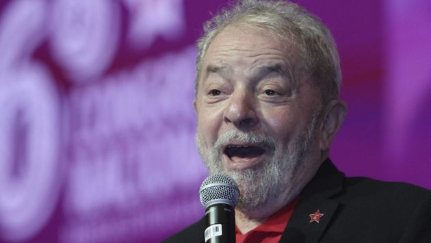 Ex presidente Lula en la mira de la justicia, pero arriba en los sondeos presidenciales. (AP)