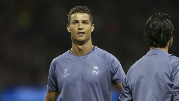 Cristiano Ronaldo analiza su futuro en el Real Madrid. (AP)