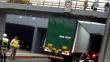 Camión quedó atascado en túnel de Plaza Unión y generó gran congestión vehicular [VIDEO]