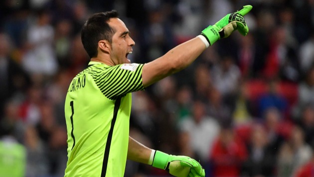 Bravo fue clave en el pase a la final de Chile. (AFP)