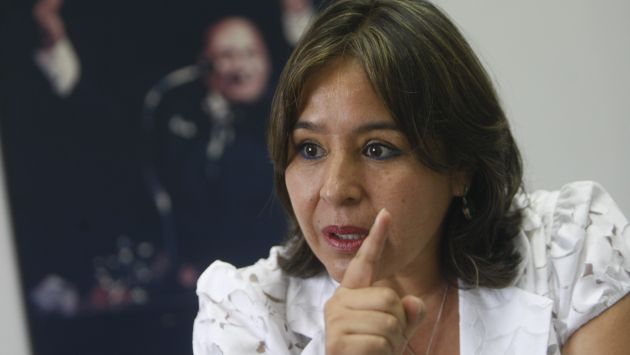 Ex ministra aprista espera asumir la secretaría general del Apra. (Perú21)