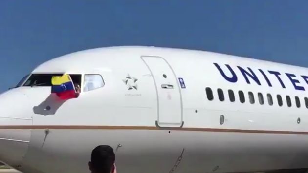 United Airlines se despide de sus trabajadores previo a su último vuelo en Venezuela (Twitter/@AlbertoRT51)