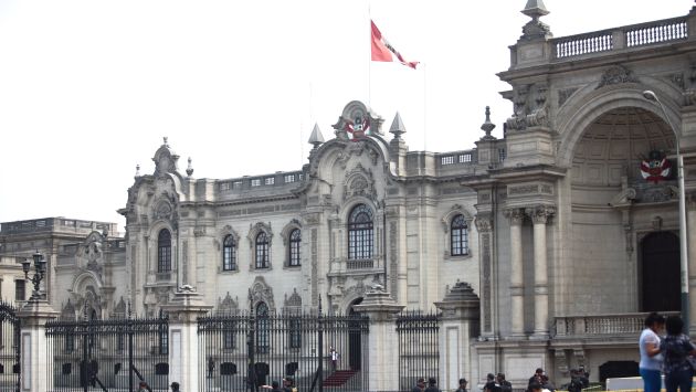 El Palacio de Gobierno se sumará a la Campaña Corazón Azul 2017. (Fidel Carrillo/Perú21)