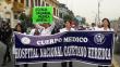 Médicos del Minsa inician huelga indefinida con plantón frente al hospital San Bartolomé [FOTOS Y VIDEO]