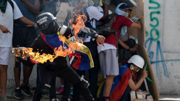 Venezolanos conmemoraron 100 días de protestas en las calles. (AFP)