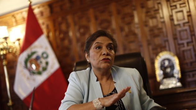 Presidenta del Congreso que se invocó al Frente Amplio para que resuelva sus problemas interno. (Renzo Salazar)