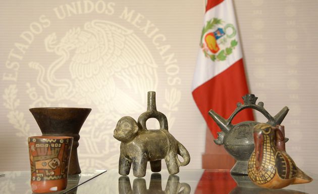 México entregó 168 piezas arqueológicas peruanas recuperadas del mercado negro (INAH)