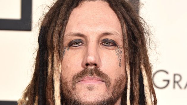 "¡Estoy harto de esta m*** del suicidio! dijo el guitarrista de Korn tras la muerte del vocalista de Linkin Park. (Getty)