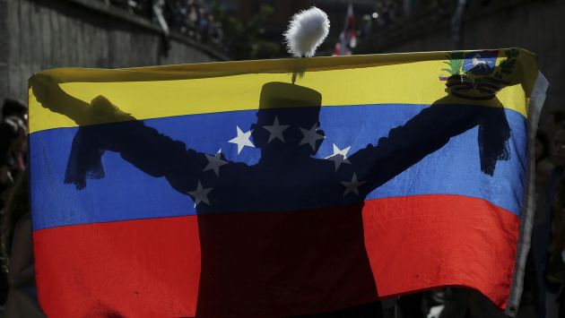 Conflicto entre la oposición y el chavismo aumenta en Venezuela con el arresto de dos magistrados (AP).