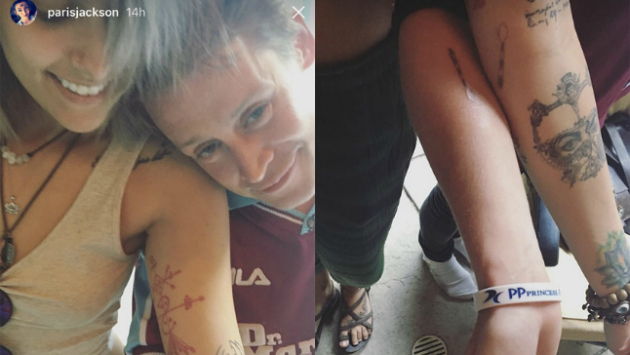 Instagram: Macaulay Culkin y Paris Jackson se hicieron tatuajes idénticos (Instagram)
