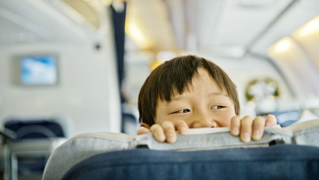 Si eres de los que se molestan cuando un bebé llora en los vuelos, este caso podría darte una lección. (Getty)