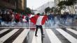 Profesores en huelga y policías se enfrentaron en la avenida Abancay [FOTOS y VIDEO]